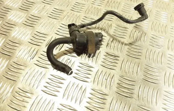 Volvo C70 Turbo solenoid valve 8653989