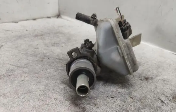 Ford Transit Master brake cylinder