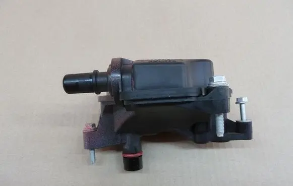 Ford Focus Oil breather separator HX7G6C757CCT