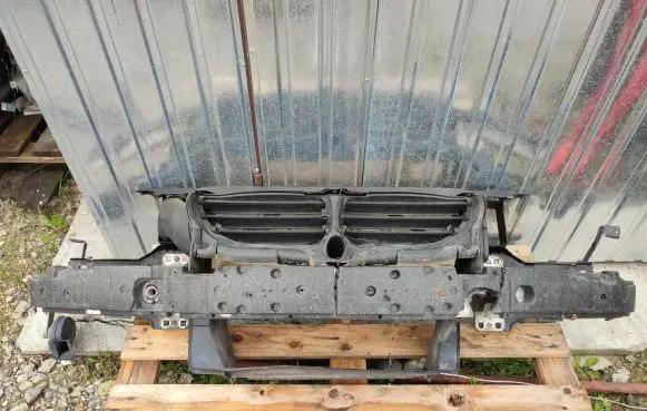 BMW 5 E60 E61 Radiator support slam panel 7795878