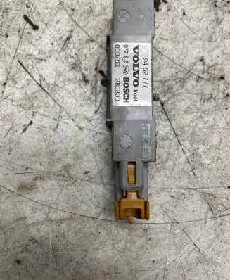 Volvo V70 Airbag deployment crash/impact sensor 9452777 000793 280300