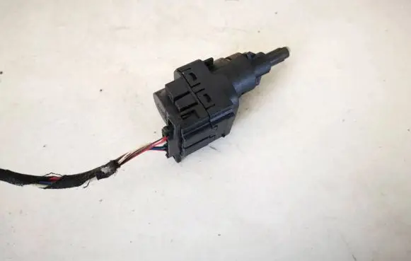 Volkswagen Touran I Brake pedal sensor switch 6q0945511