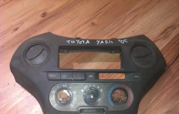 Toyota Yaris Climate control unit 554050d120b0
