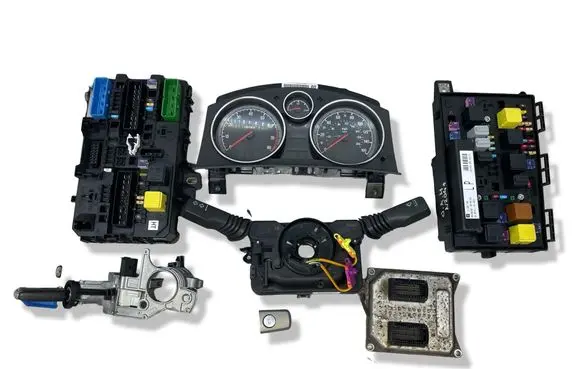Opel Astra H Engine ECU kit and lock set 55564081 8052203284 5WK9425