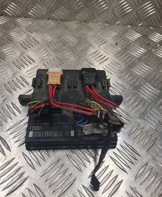 Audi A4 S4 B7 8E 8H Comfort/convenience module 8E0907279M 27042007