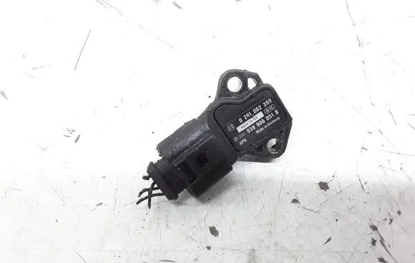 Volkswagen Jetta V Air pressure sensor 0281002399 038906051B
