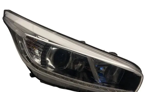 KIA Ceed Headlight/headlamp 92102A2220 R009B220Z8D