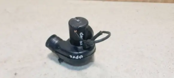 Opel Omega A Secondary air pump 0130007810