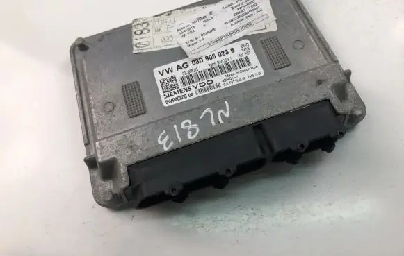 Volkswagen Fox Engine control unit/module ECU 03D906023B