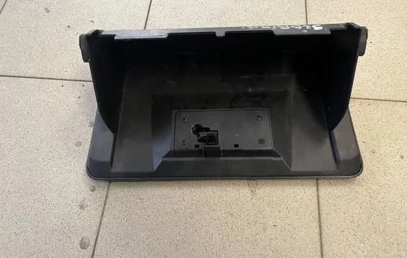 Glove box