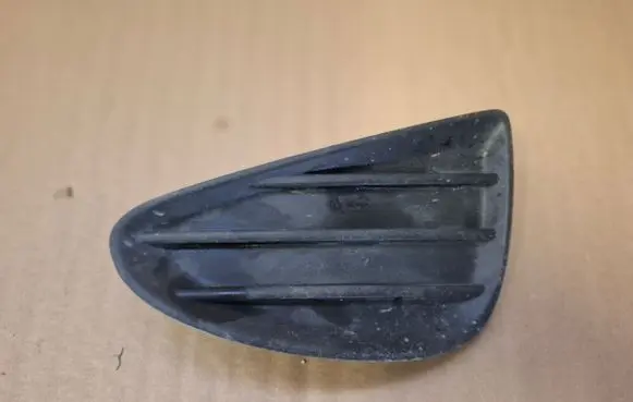 Toyota Yaris Front bumper lower grill 0D140
