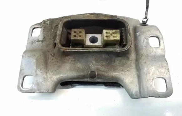 Ford Focus Engine mount bracket