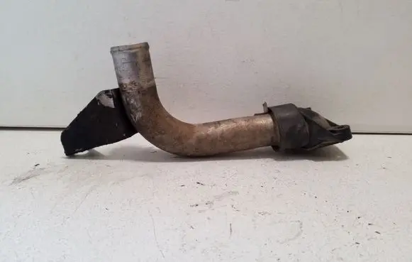 Engine coolant pipe/hose