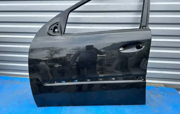 Mercedes-Benz ML W164 Front door 
