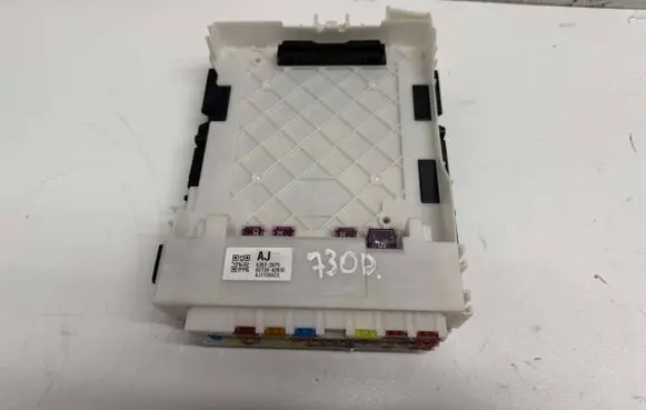 Toyota RAV 4 (XA50) BSM Control unit 8273042830 63572875 AJ1100V23