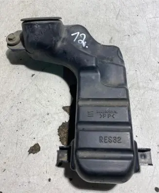 Honda CR-V Air intake duct part RES32