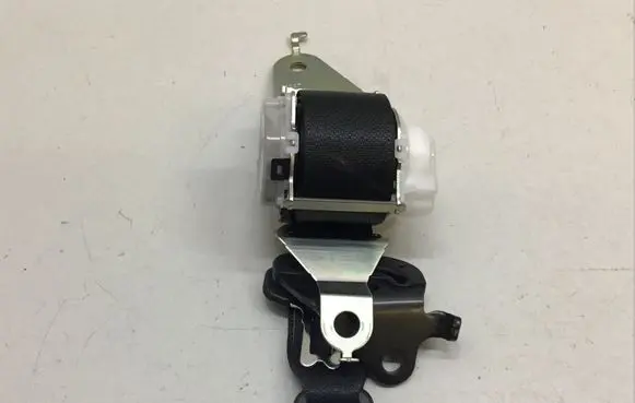 Lexus NX Middle seatbelt (rear) Q084601 Q076216