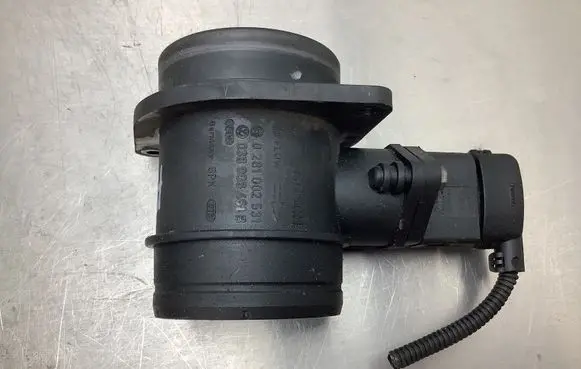 Audi A3 S3 8P Mass air flow meter 0281002531 038906461B