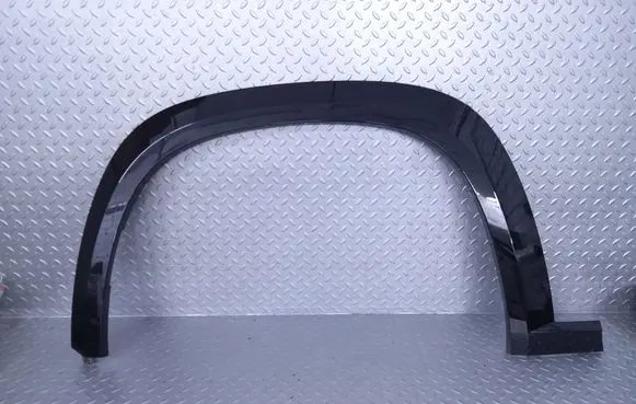BMW XM Fender trim (molding) 51779450913 9450913