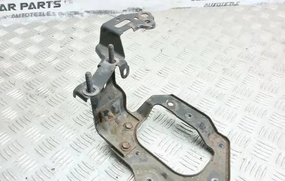 Other engine bay part