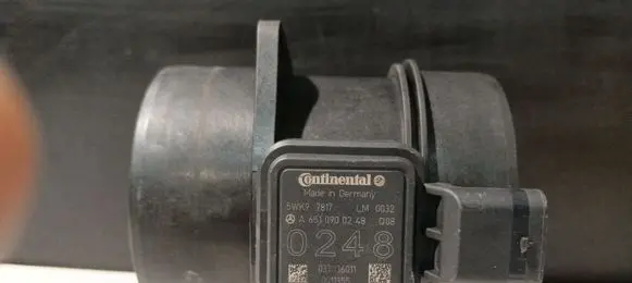 Mercedes-Benz S W221 Mass air flow meter A6510900248
