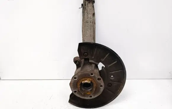 Audi Q7 4L Front wheel hub spindle knuckle 7P6407245A