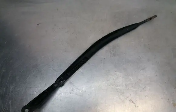 Alfa Romeo 147 Front wiper blade arm