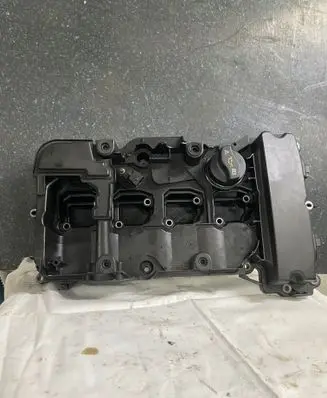 Mercedes-Benz C W204 Rocker cam cover A2710101730