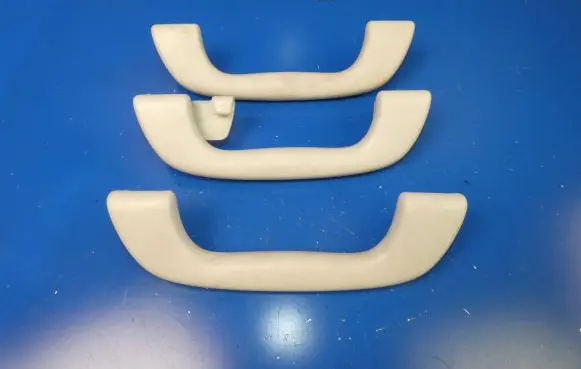 Mazda 3 II A set of handles for the ceiling 