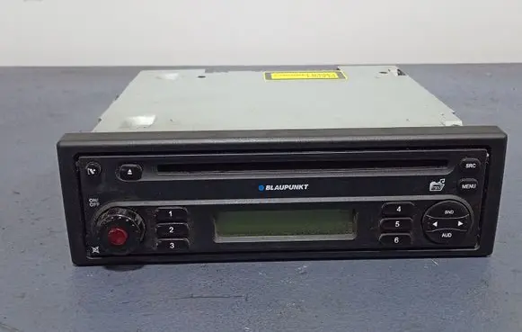 Dacia Logan I Radio/CD/DVD/GPS head unit 281111335R