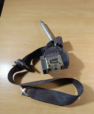 Audi A4 S4 B5 8D Front seatbelt 8D0857706