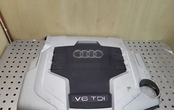 Audi A5 8T 8F Engine cover (trim) 059103925AQ