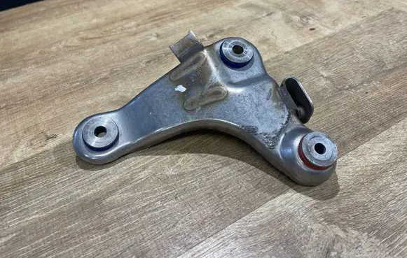 Land Rover Discovery 5 Engine mounting bracket JX735G269AB 2180204XE