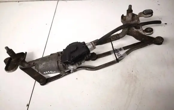 Mazda 5 Front wiper linkage and motor