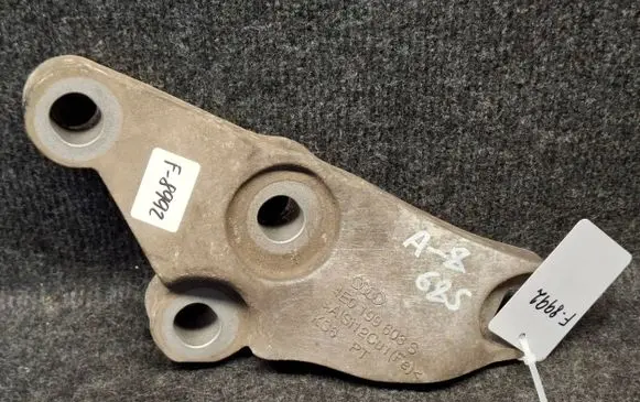 Audi A8 S8 D3 4E Engine mounting bracket 4E0199603S