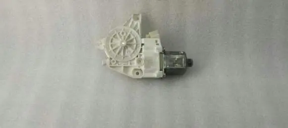 Mercedes-Benz C W204 Front door window regulator motor A2048200142