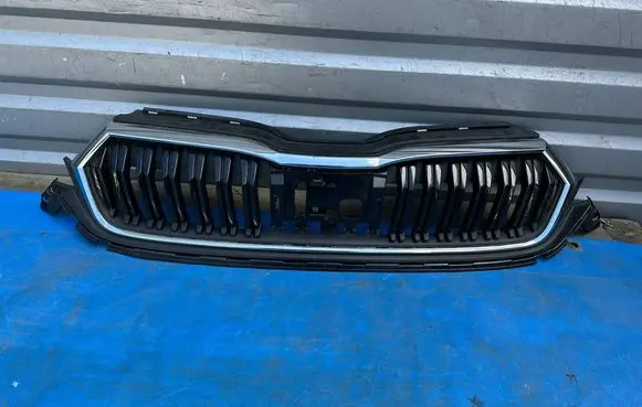 Skoda Octavia Mk4 Front grill 5E3853653C