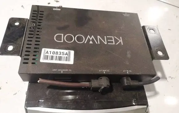 Saab 9-5 CD/DVD changer 5521323 E1021857