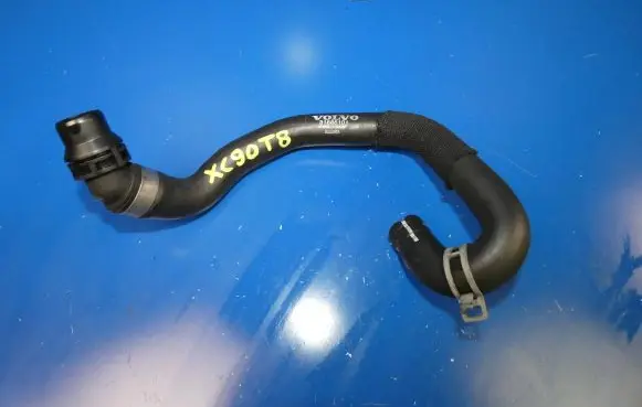 Volvo XC90 Engine coolant pipe/hose 31686101