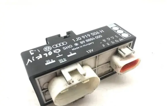 Volkswagen Golf IV Coolant fan relay 1J0919506H 898884000