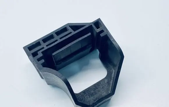 Radiator mount bracket