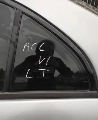 Honda Accord Sliding door window/glass 