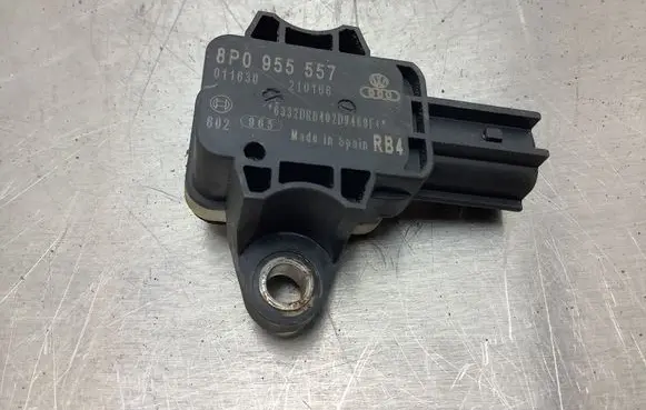 Audi A3 S3 8P Airbag deployment crash/impact sensor 8P0955557 210106 011630