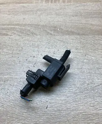 Volvo S60 Vacuum valve 30611668