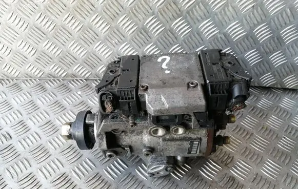 Opel Vectra C Fuel injection high pressure pump 0470504215 55351757 0281010717