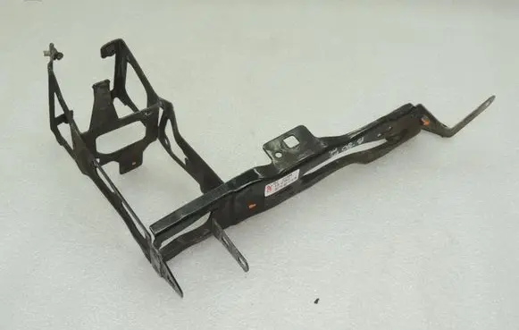 BMW 3 F30 F35 F31 Headlight/headlamp mounting bracket 51647245791 7245791