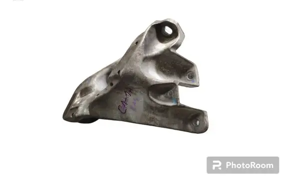 Chevrolet Camaro Engine mounting bracket 23371026