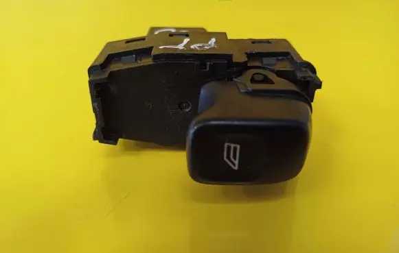 Volvo S60 Electric window control switch 8685288