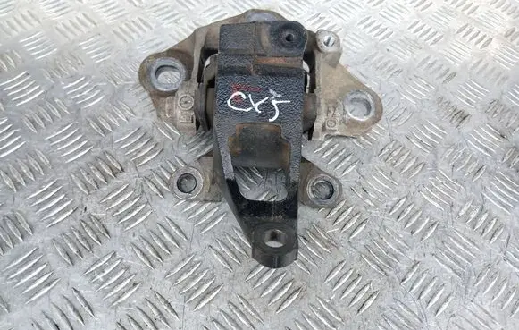 Mazda CX-5 Engine mount vacuum valve 
