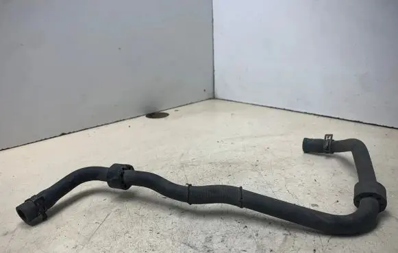 Volkswagen Touran I Engine coolant pipe/hose
